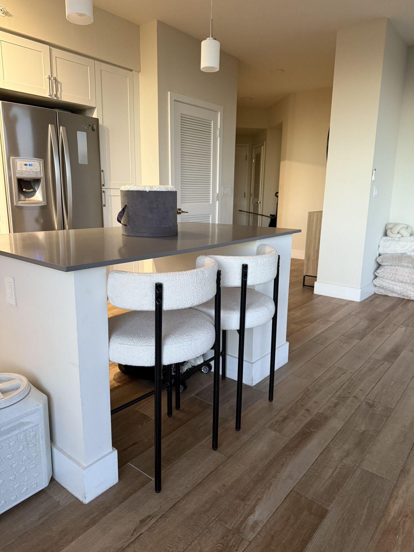 Set Of 2 Chairs For Island Or Barstool 