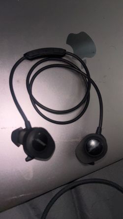 Bose SoundSport, Wireless Earbuds, (Sweatproof Bluetooth Headphones for Running and Sports), Black