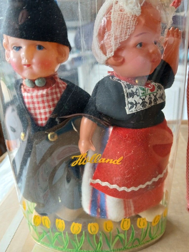 Old Holland Dolls In Pack