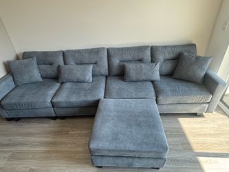 Large Gray Modular Sectional Couch with ottoman– Great Condition