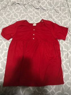 Women’s maternity top size medium