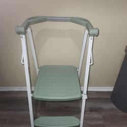 Folding ladder with 2 steps Good condition