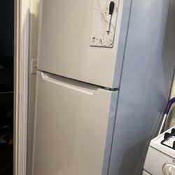 Fridge - Excellent Condition 