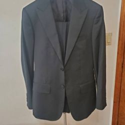 Made In Italy Suit. Size 34 Short