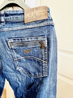 Authentic Vintage Armani Jeans size 31” 5 pockes