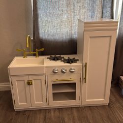 Pottery Barn Toddler Kitchen 