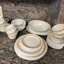 Vintage Pyrex Set - Available 