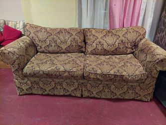 Mathis brothers sofa excellent condition Very comfortable paid over 2800 1st come 1st serve
