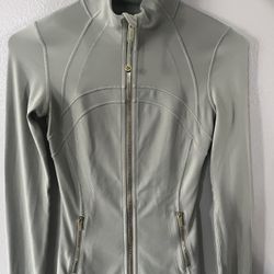 Lulumelon Fog Green w/ Gold Zipper