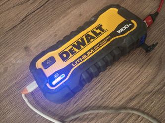 DEWALT 1800A Lithium Jump Starter