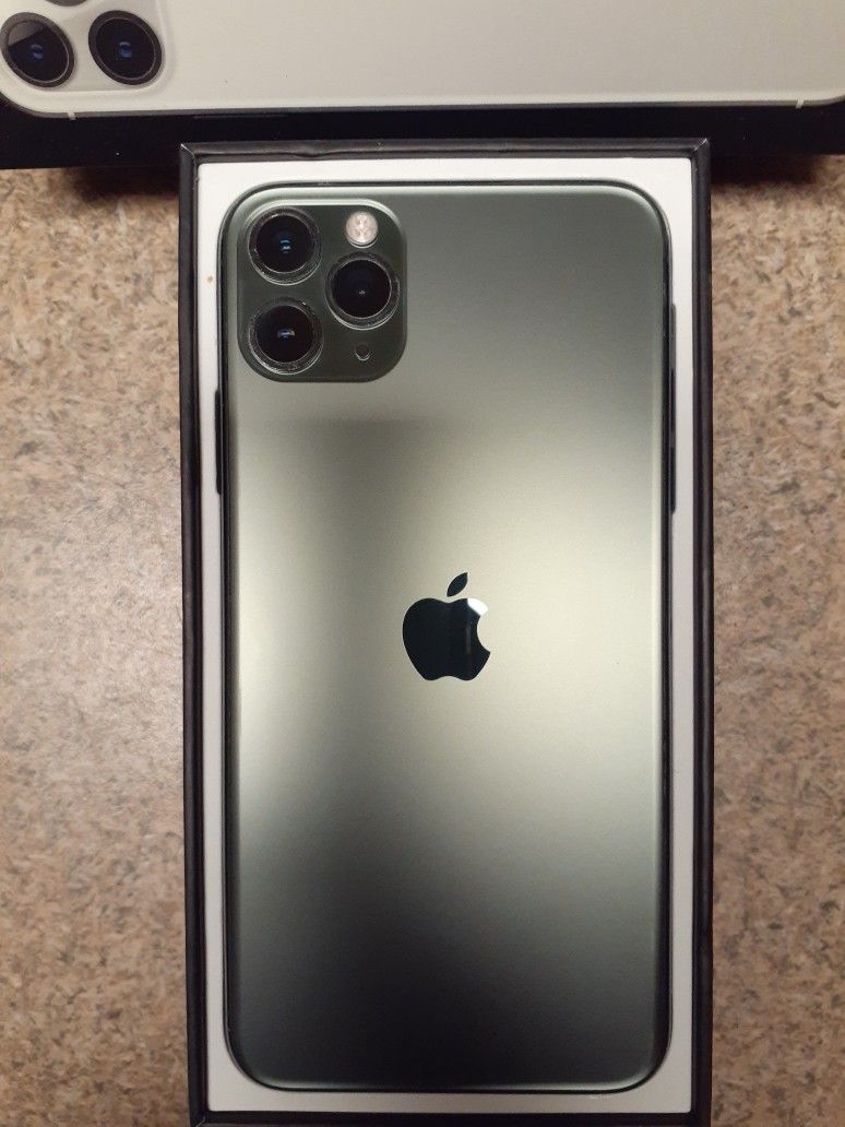 IPHONE 11 PRO MAX UNLOCKED(PRICE FIRM) WE SHIP ALSO IF NEEDED🙂👍