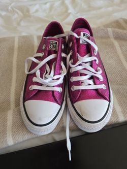 Pink glitter converse size 6 in woman's