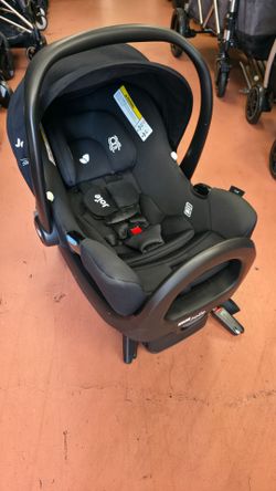 Joie Rue infant car seat w base
