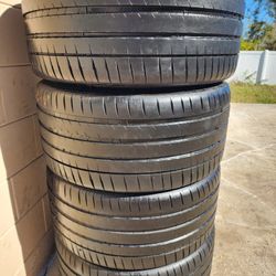 325/35/22 MICHELIN PILOT SPORT 4S 