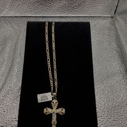 USED 14KT CROSS PENDANT/ FÍGARO CHAIN 