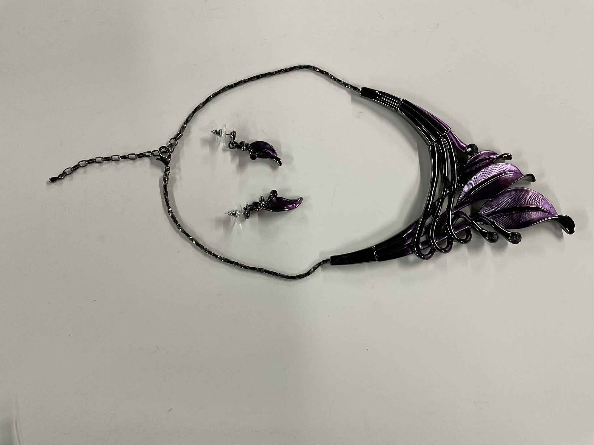 Vintage Silver tone Purple Leaf Statement Adjustable Necklace/Earring Set