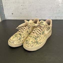 Nike Team Gold / Desert Camo Camouflage Sneaker Athletic Sneaker Men Size 8