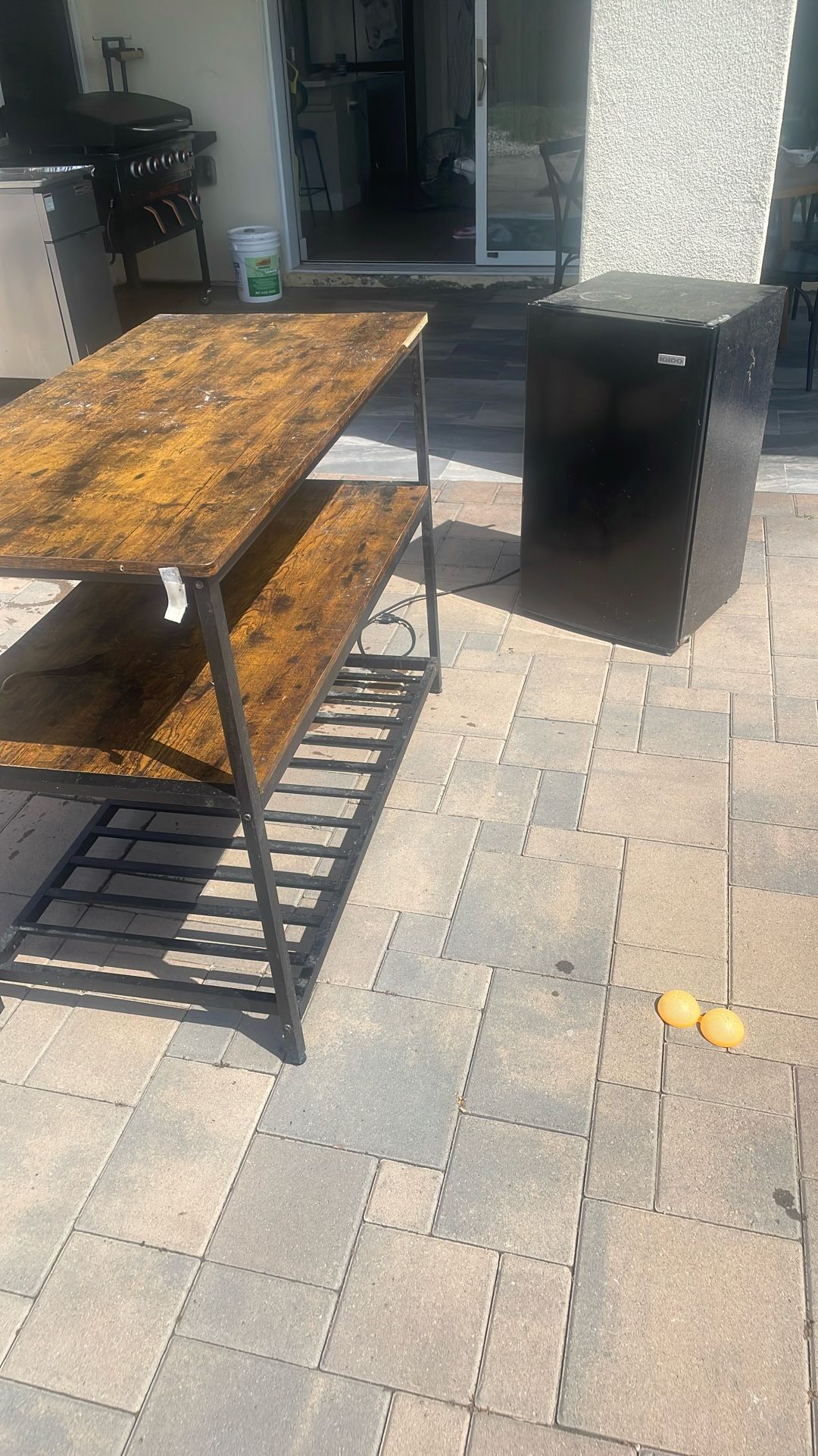 Table And Mini Fridge 2$ Or Free