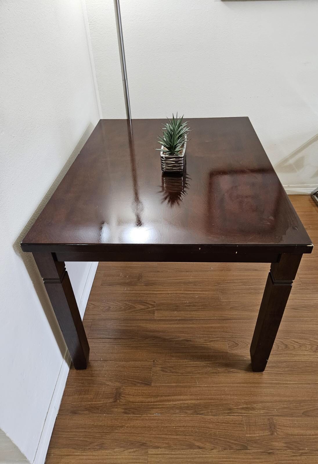 Dinning Table
