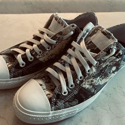 Converse Shoes Chuck Taylor All Star Liquid Camouflage  Men’s Sz 10 Women’s Sz 12 Like New