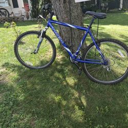 TREK. 820.    49.5 CM