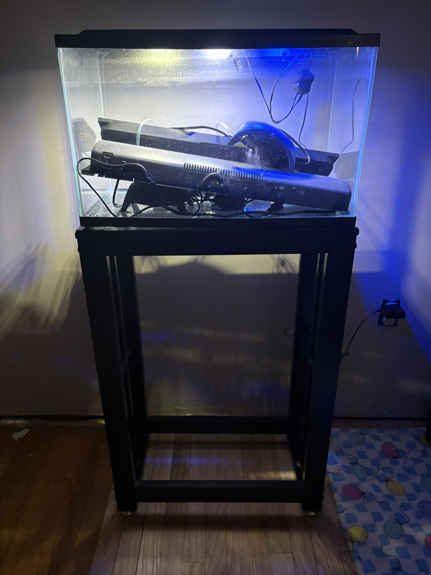 10 Gallon Fish Aquarium w/ stand and supplies