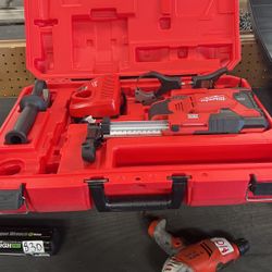 Milwaukee Hammer Vac