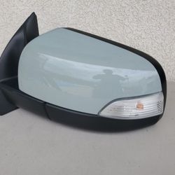 2019 -2023 FORD RANGER LEFT FENDER
BLIND SPOT SIGNAL POWER DRIVER SIDE
USED GENUINE OEM. BB3