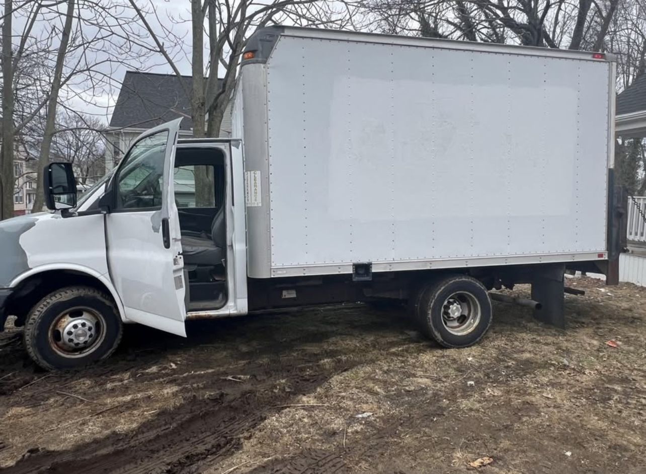 2007 Chevrolet Express 3500 Cargo • Extended Van 3D best offer it’s yours