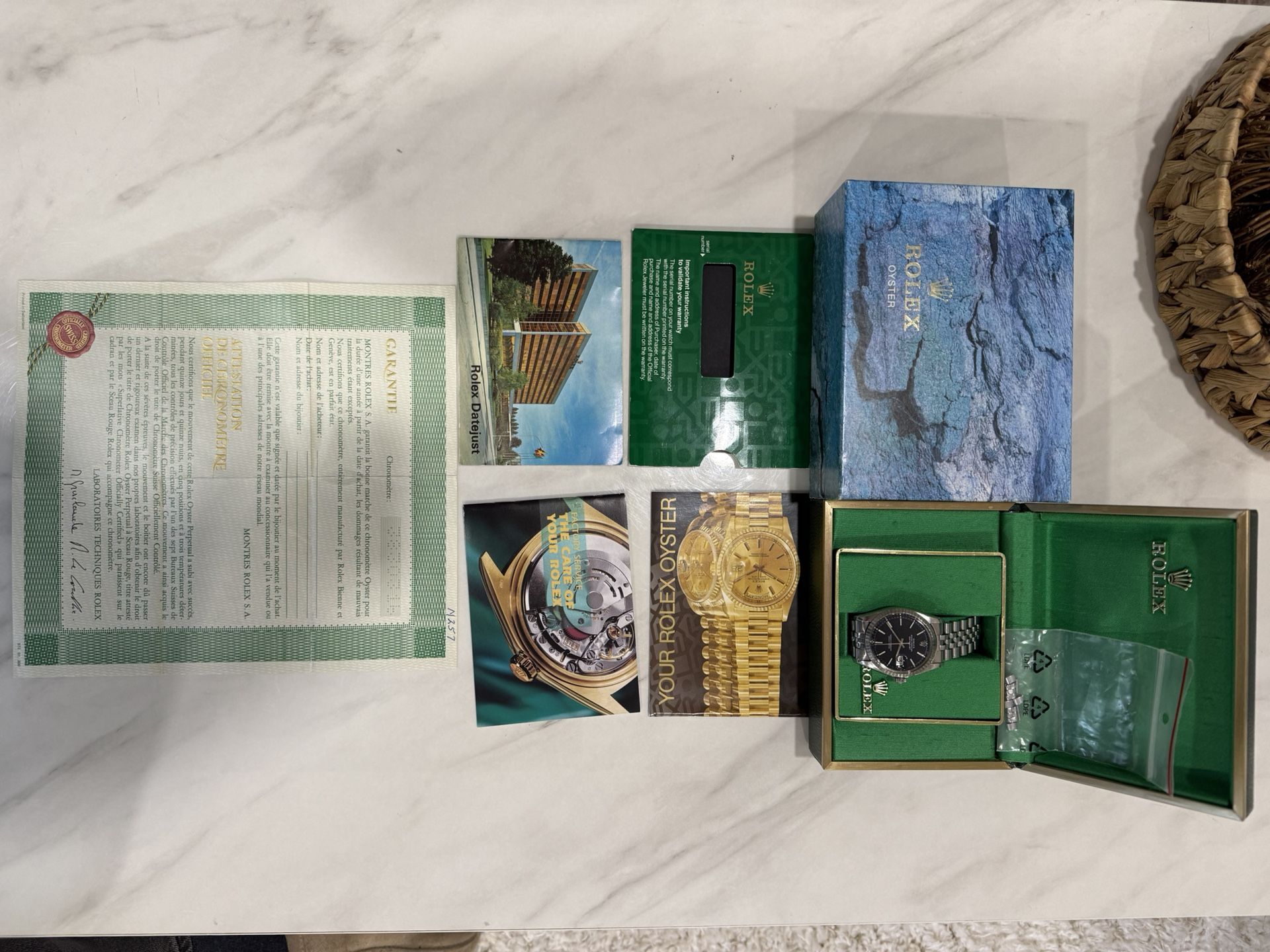 Rolex Datejust Ref. 1603 – Black Dial, Full Set (1973)