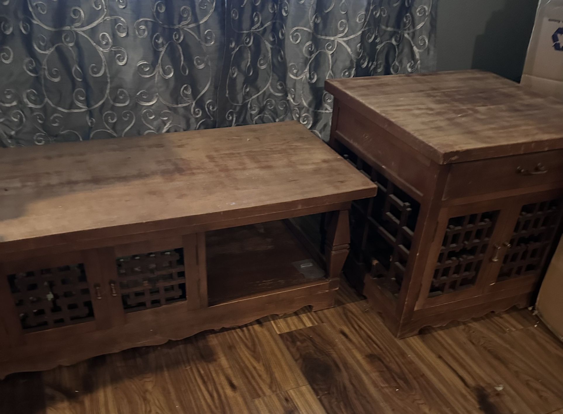 Wood Coffee Table With 2 End Tables
