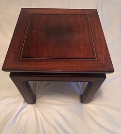 ((LIKE NEW)) Ming Dynasty Handcrafted Table 15"W x 15"D x 14"H Hand Made EXCELLENT Condition Vintage Chinese Rosewood Table/ Asian Stool/ Furniture