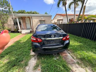 2017 Nissan Altima – Rebuilt Title – Runs Good