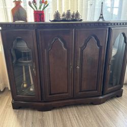 Broyhill Illuminated Cabinet/Buffet