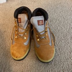 TIMBERLAND FIELD BOOTS  MEN SIZE 9
