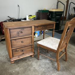 Thomasville Wood Desk And Chair