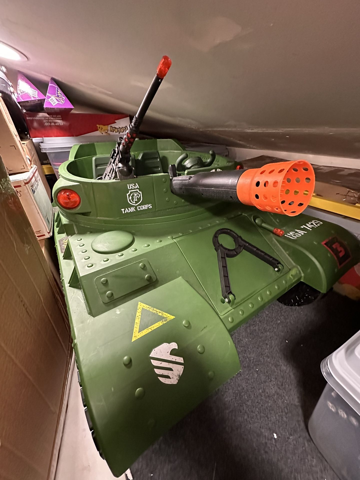 Adventure Force 24V Thunder Tank