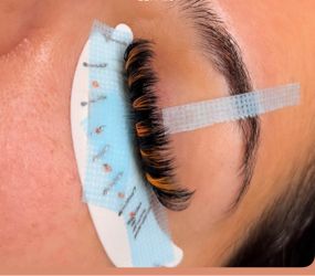 Eyelashes Extensions