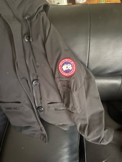 Canada goose medium