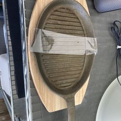 Oval Cast Iron Griddle Pan With Wood Base Brand New 