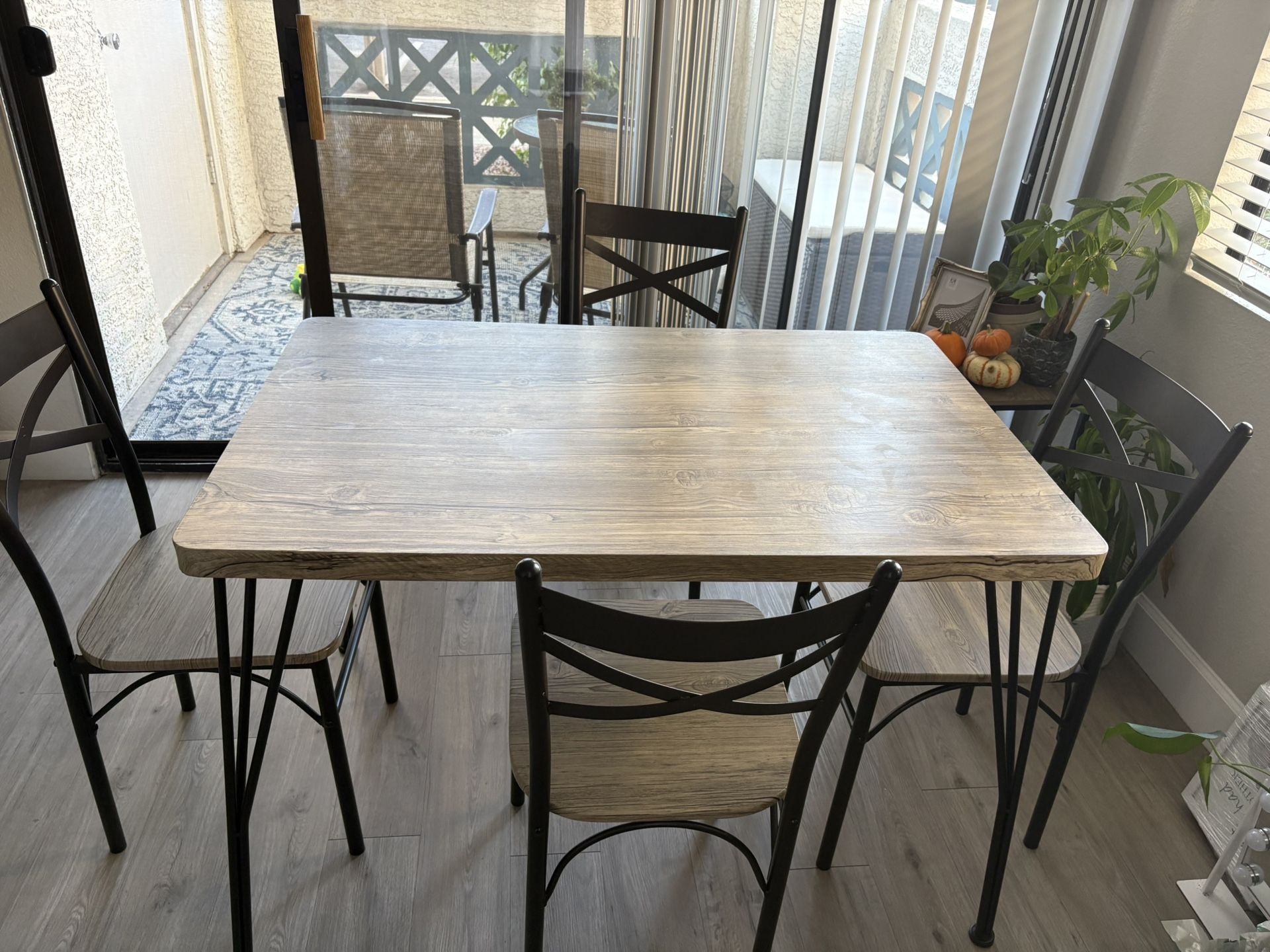 Dining Table With 4 Chairs