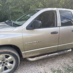 2003 Dodge 1500 Quad cab 4.7 Liter 