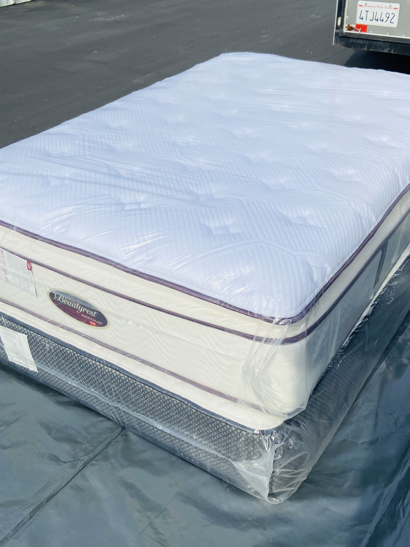 BeautyRest Pillow Top Full Mattress