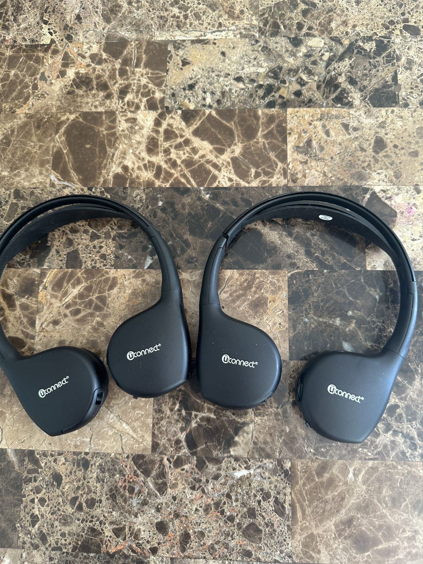 Uconnect bluetooth car head phones
