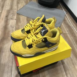 Jordan 4 lightning 