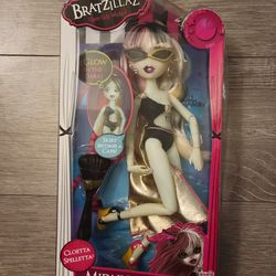 BNIB. A Collectors. Bratzillaz Midnight Beach Cloetta Spelletta Glow In The Dark Doll 12" "NEW"
