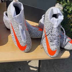 Nike Soccer Shoes Cleats And Indoors Size 5.5 On Both