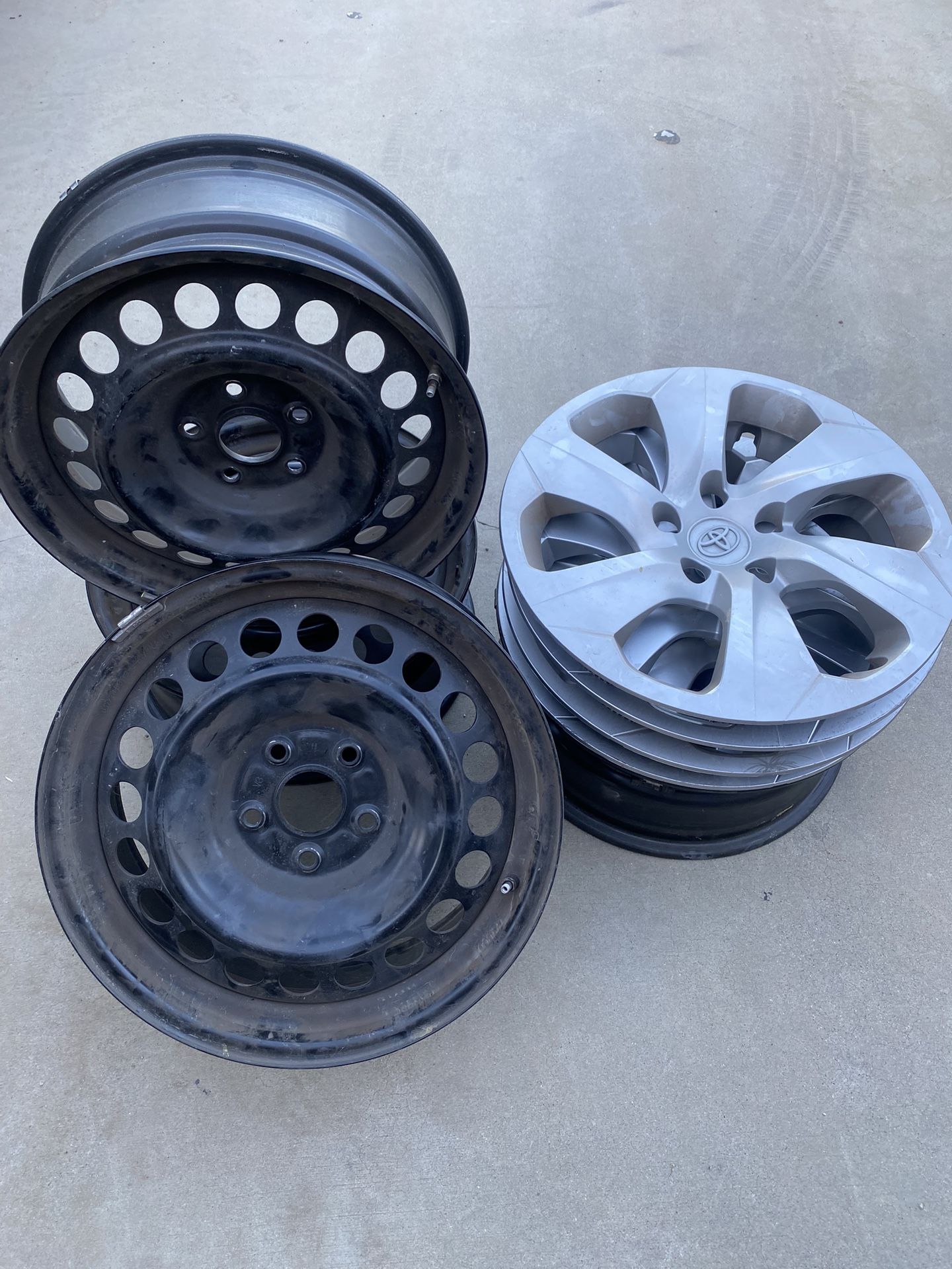 2021 Toyota RAV4 17” Wheels