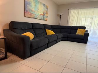 Large Dark Charcoal Reclining Sectional - Great Condition⁠