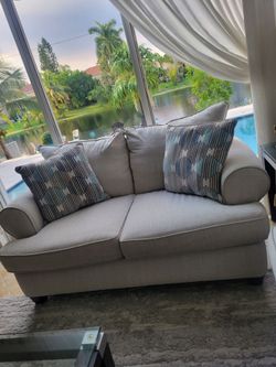 Love seat